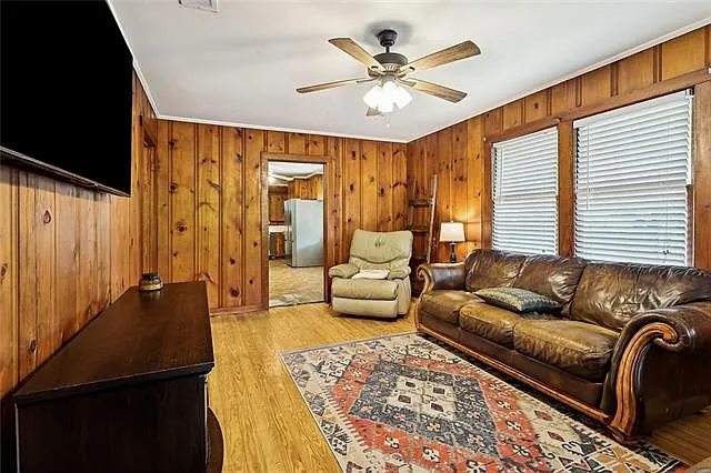 3 bed, 2.0 bath, 1362 sqft, $1,750 — Photo 4