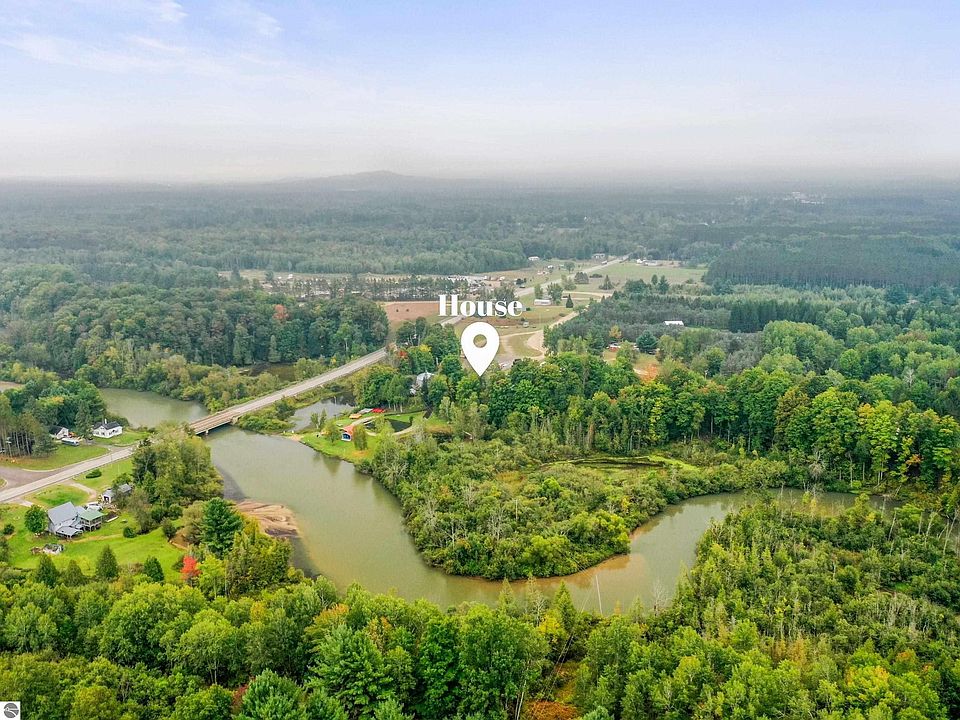 6092 Riverview Rd, Mesick, MI 49668 Zillow