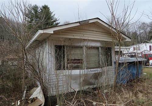 1st image of 369 Crescent Dr