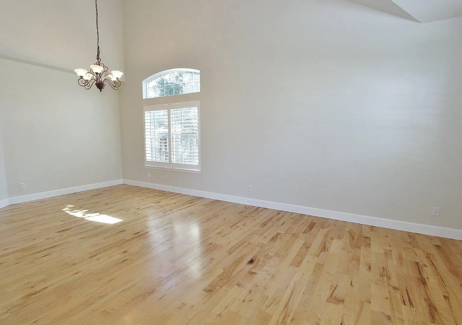 Immaculate Rim Home w/Stunning Views — Photo 3