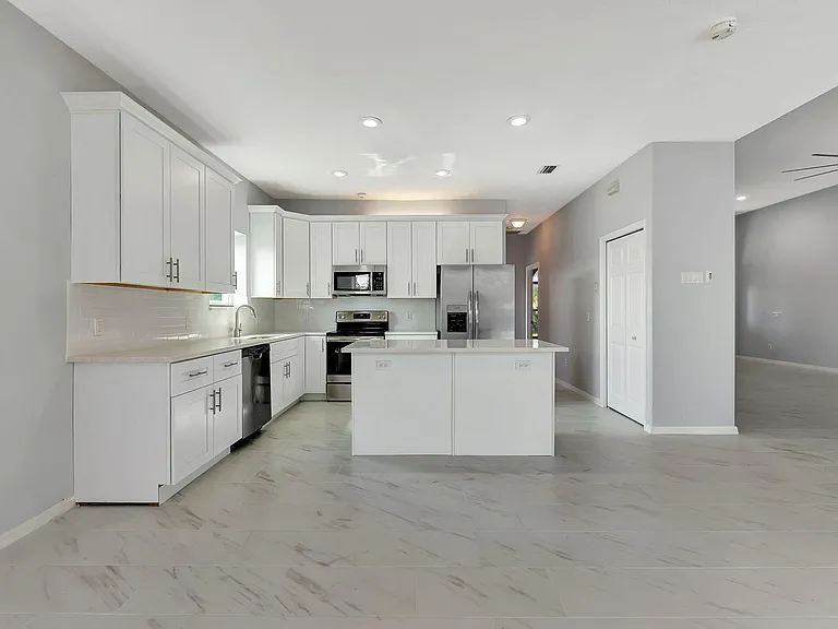 2704 SE Eagle Dr — Photo 19