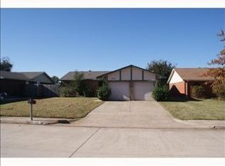 802 Ranchoak Dr, Yukon, OK 73099