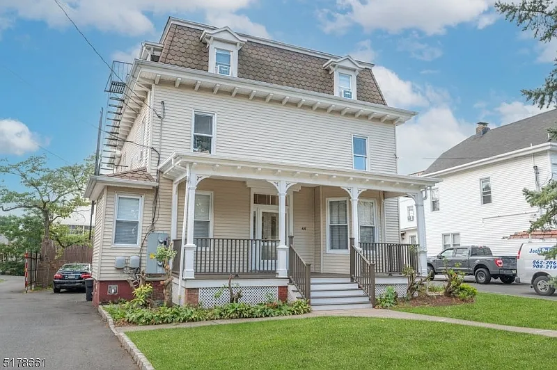2 bed, 2.0 bath, $3,850 — Photo 1