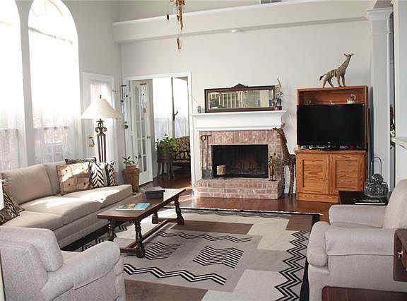 2nd image of 8725 Stonecrest Dr