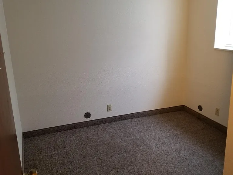 423 N Cedar Blvd — Photo 6