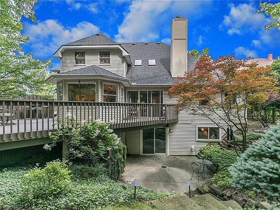 3rd image of 7571 Southampton Dr