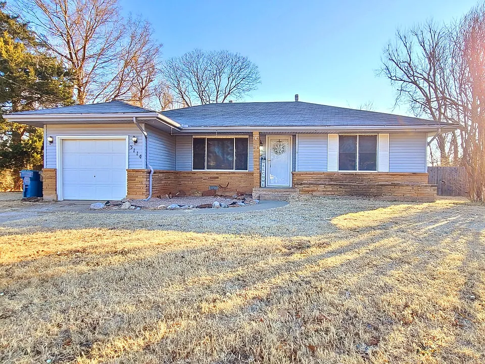 3114 N Holman Ct