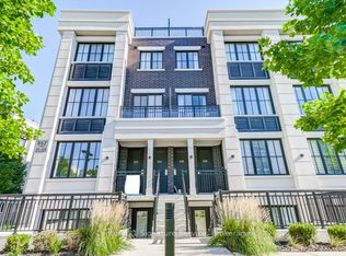 652 Cricklewood Dr #202, Mississauga, ON L5G 0B7