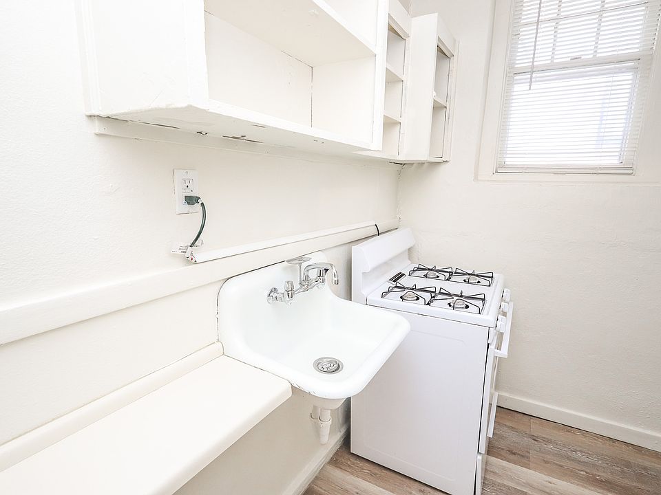 1st image of 3242 Girard Ave S #B1