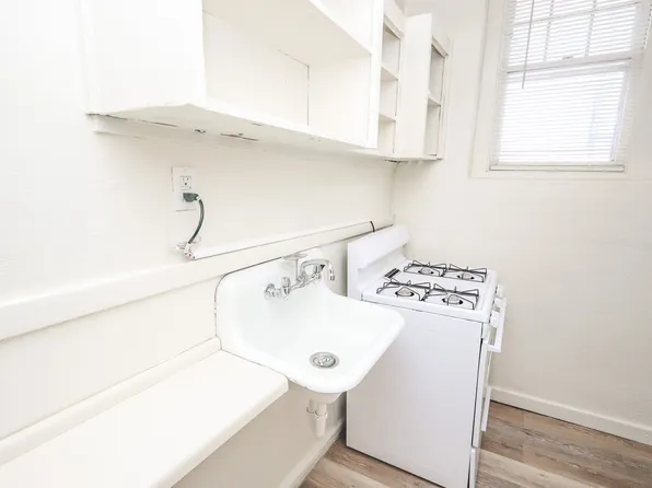 Santa Rosa Apartments, 3242 Girard Ave S #B2, Minneapolis, MN 55408