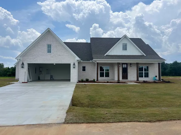 270 Spry Way, Killen, AL 35645