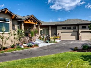 1143 Highland View Loop, Redmond, OR 97756