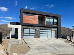 29000 Scout Ct, Canyon Lake, CA 92587