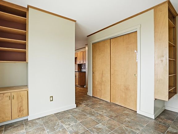 5th image of 1511 West Hill Road