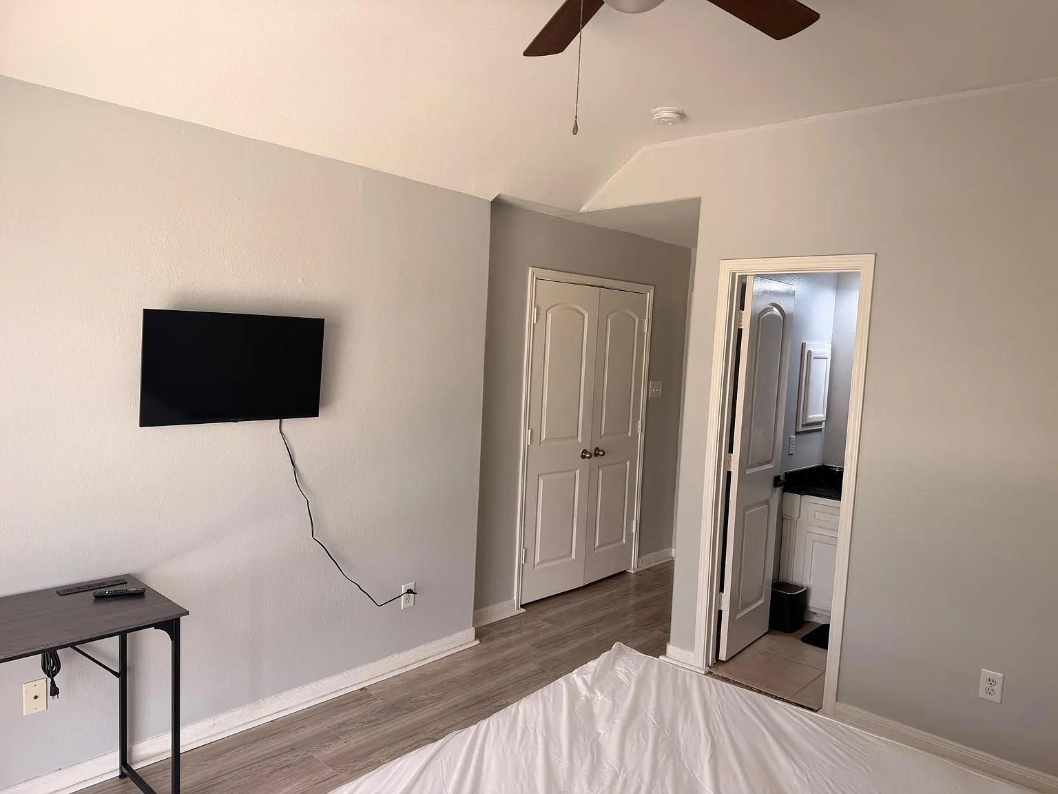 4 bed, 3.0 bath, 1700 sqft, $1,083 — Photo 1
