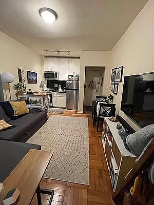 1st image of 207 7th Ave #1H