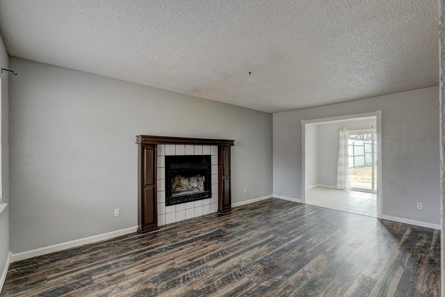 4 bed, 1904 sqft, $1,825 — Photo 2
