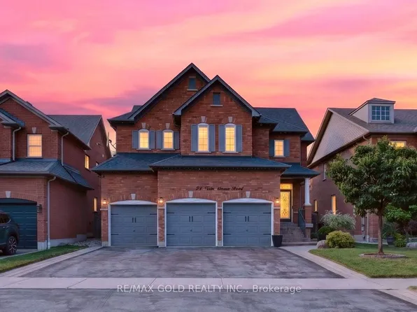 94 Twin Streams Rd, Whitby, ON L1P 0A4