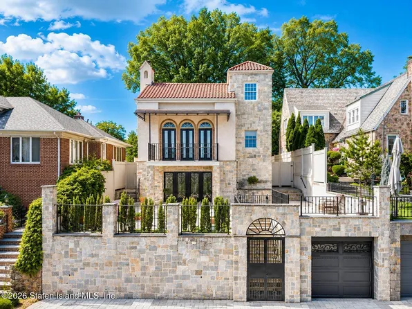 29 Leslie Ave, Staten Island, NY 10305