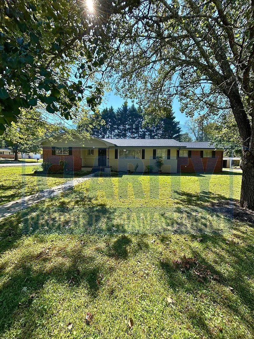 Beautiful 3-bedroom, ranch-style home! — Photo 1