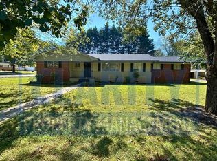 520 Weeks Dr NE, Cleveland, TN 37312