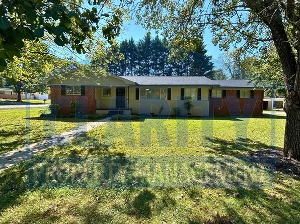 520 Weeks Dr NE, Cleveland, TN 37312