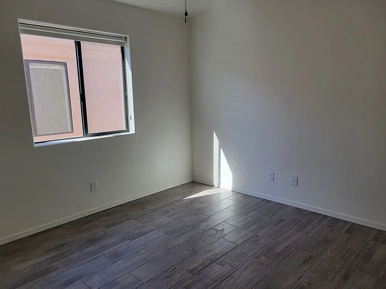 2110 Sahara Dr — Photo 8