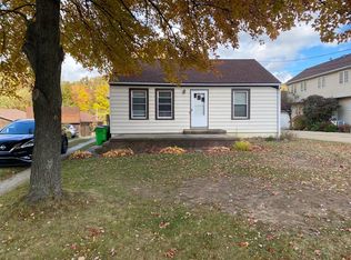 121 W Aurora Rd, Northfield, OH