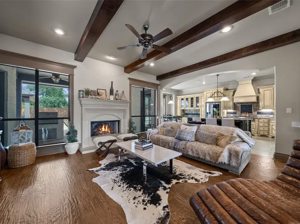 110 Red Oak Dr, Aubrey, TX 76227