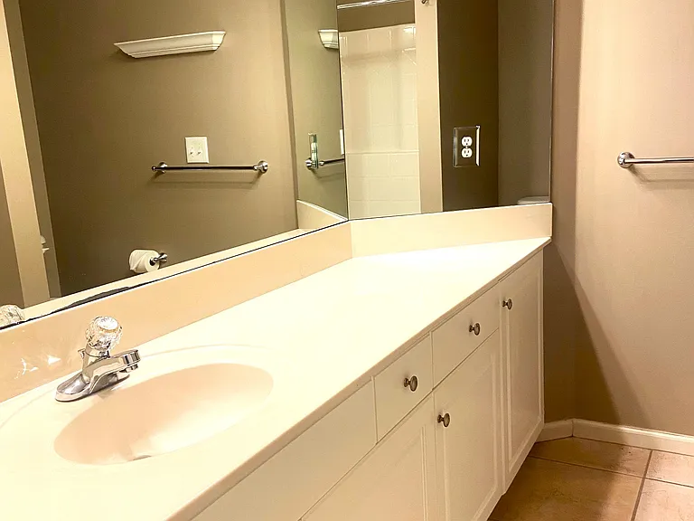 422 Holland Lakes Dr N — Photo 13