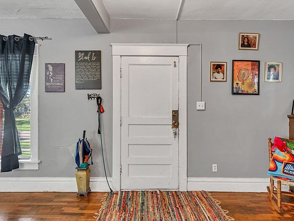 3rd image of 1412 SW Fillmore St #R34199-r43582-r43583