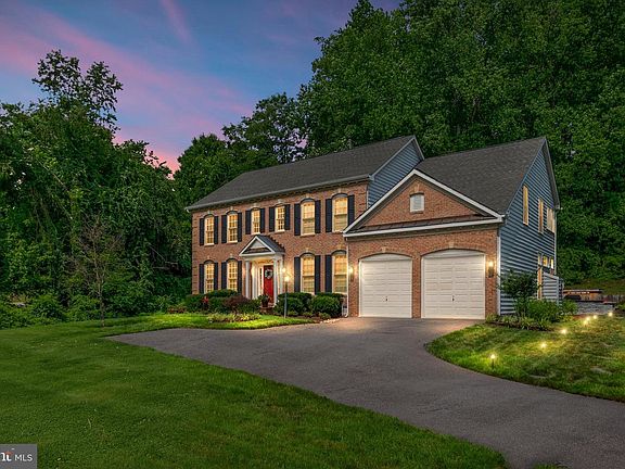 2nd image of 3 Sewall Ct