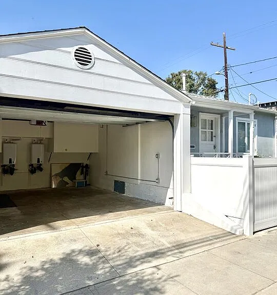 1711 Linden Ave — Photo 24