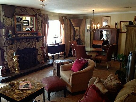 2nd image of 3314 Douglas Ave #206