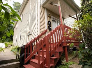 2 Maxwell Ct, Worcester, MA 01607