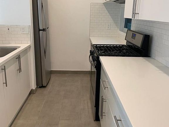 5th image of 733 Huntley Dr #1
