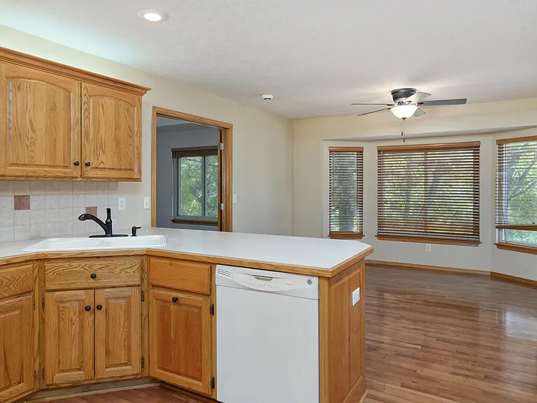 2062 W Willow Lakes Cv — Photo 35