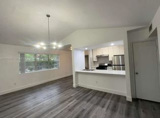 15330 SW 106th Ter APT 915, Miami, FL 33196