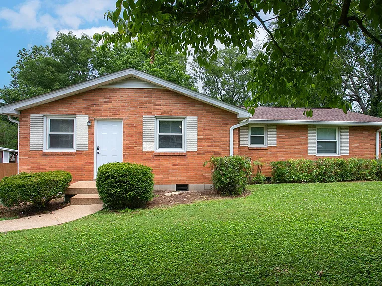 1003 Gwynn Dr #B — Photo 1