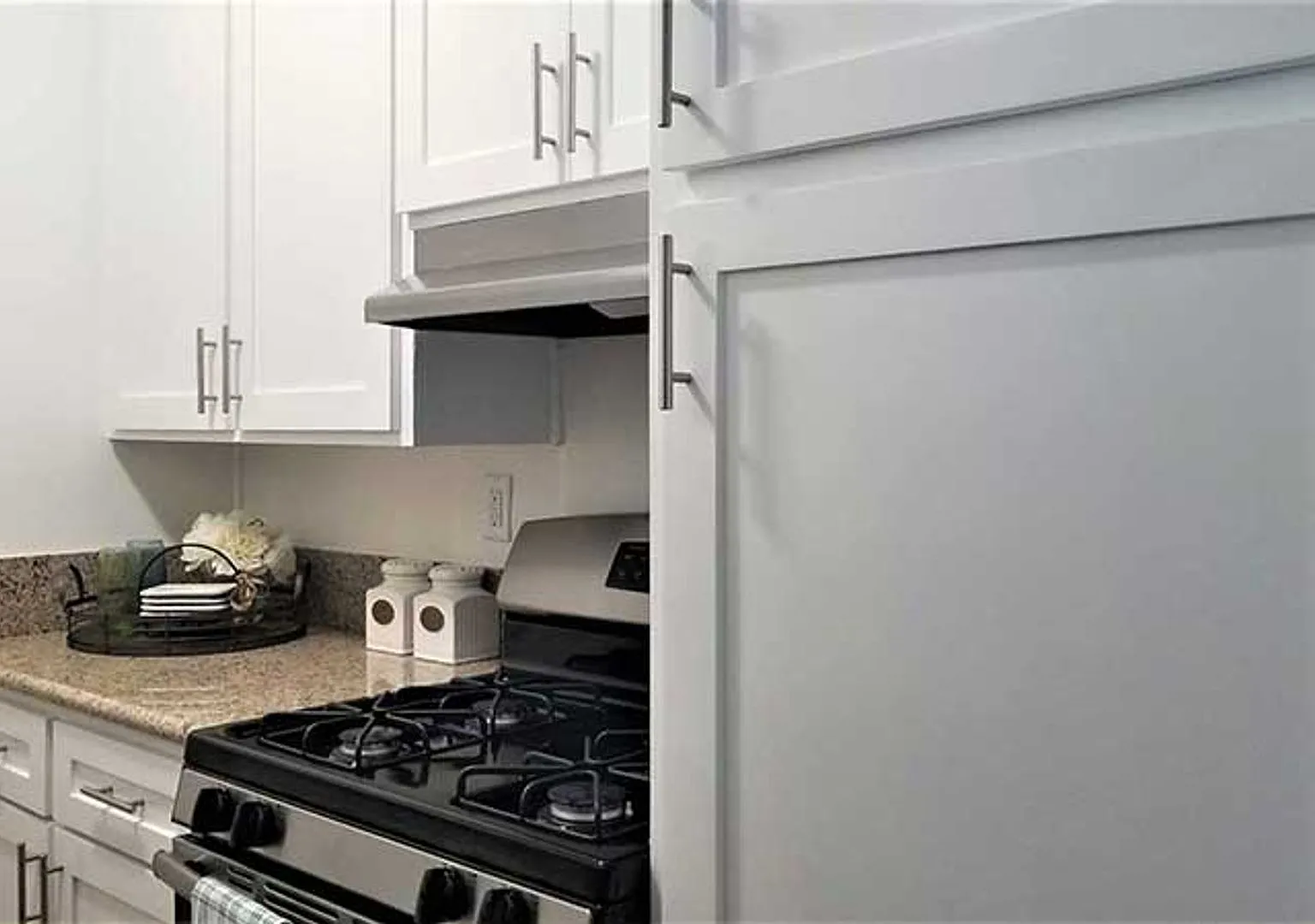 Burke Apartments — Photo 4