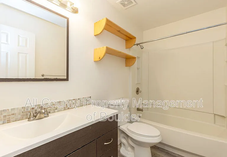 2317 Walnut St — Photo 13