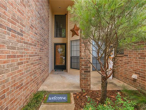 4th image of 1212 SW 118th Pl