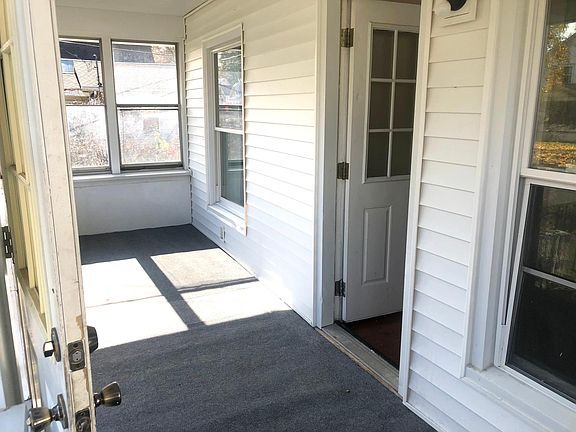 3rd image of 422 S Magnolia Ave