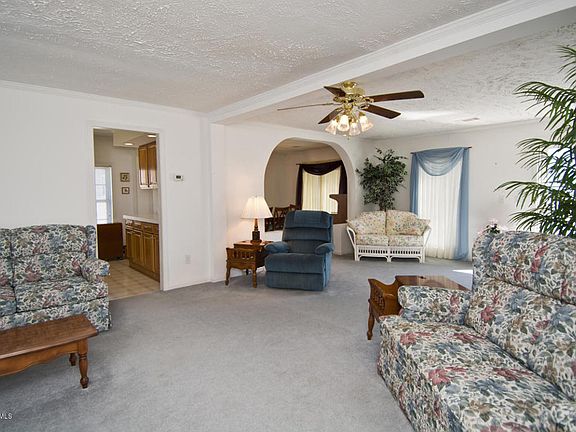 4th image of 222 Moonlight Dr