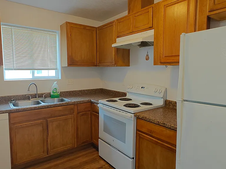 913 S Wardwell Ave #B — Photo 16