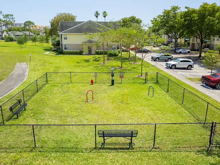 Breezes at Palm-Aire — Photo 11