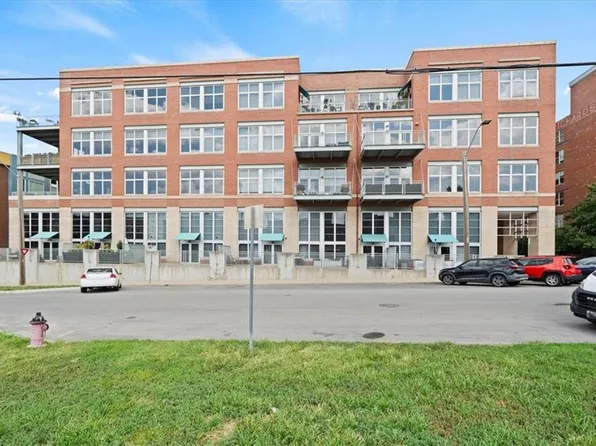 210 W 5th St APT 101, Kansas City, MO 64105
