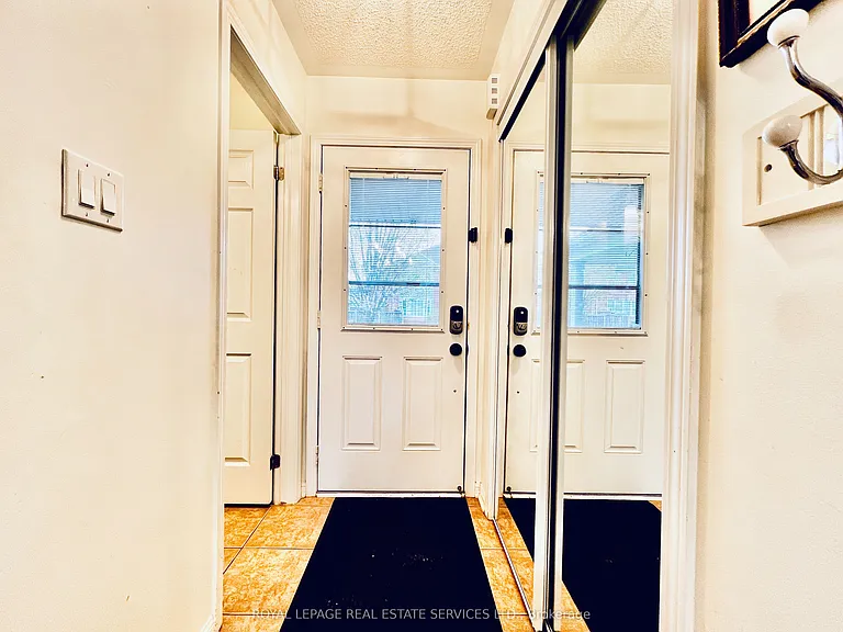 906 Burrows Gate — Photo 4