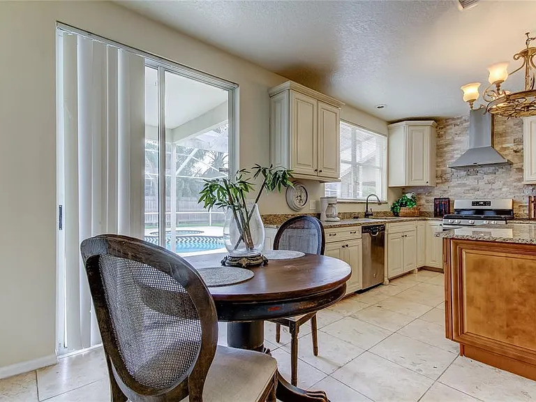 9401 Woodbay Dr — Photo 22