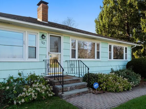 122 Uxbridge Rd, Sutton, MA 01590